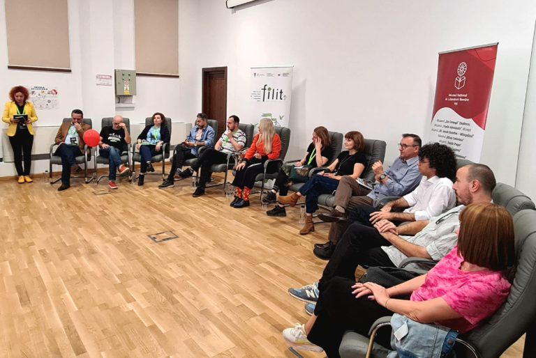 VIDEO Demers scriitoricesc inedit şi captivant: poveşti inspirate de obiectele expuse la Iaşi în Muzeul Copilăriei în Comunism. Eveniment marca FILIT
