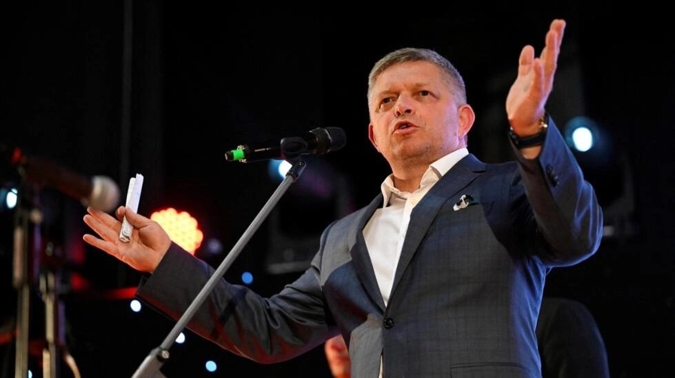Premierul slovac Robert Fico este acuzat de opoziţie că pregăteşte ieşirea ţării din UE