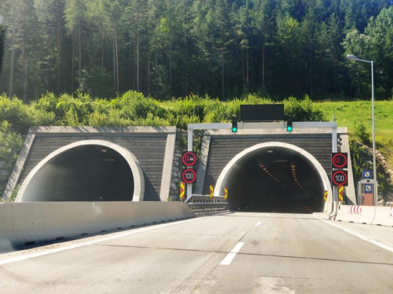 Autostrada „Unirii” A8: UMB și Euro-Asfalt din Bosnia au depus singura ofertă pentru primul tronson montan scos la licitație