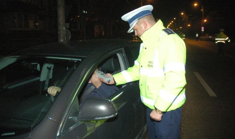 Beat la volan în CUG, și cu portbagajul plin de sticle de băutură. 1.246 de testări în doar câteva ore, sâmbătă noapte