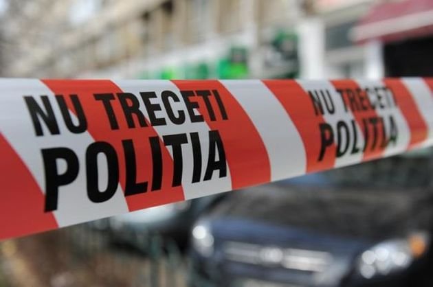 Femeie moartă după ce a căzut de pe o terasă, într-un centru comercial din Cluj Napoca