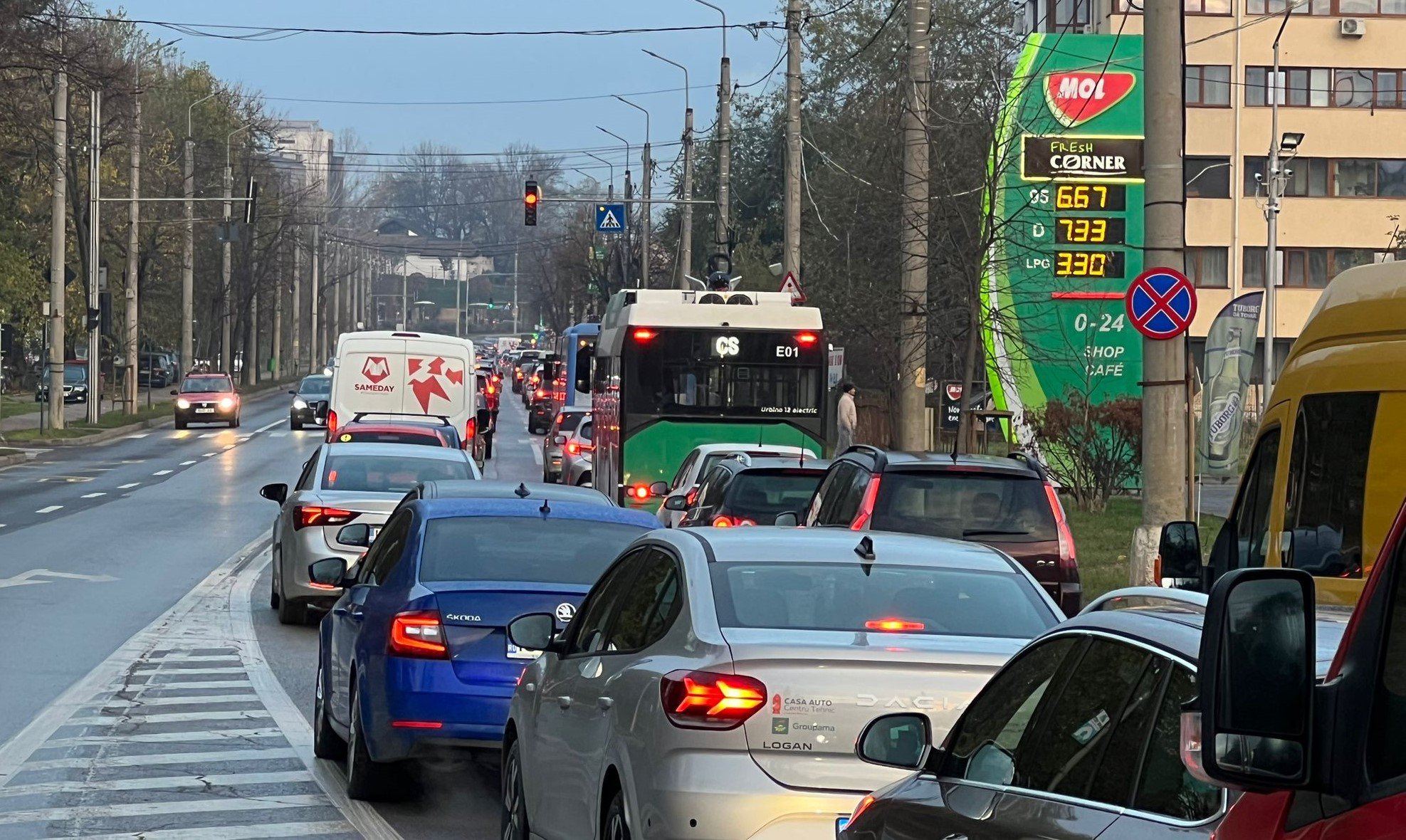 ANALIZĂ | Românii preferă maşinile rezistente şi la costuri mici de întreţinere. Ce mărci aleg ieșenii