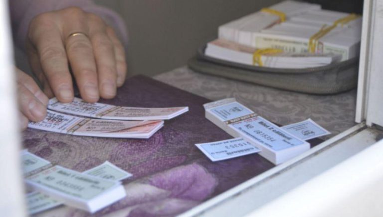 Dispar biletele de hârtie din transportul public local din Iași