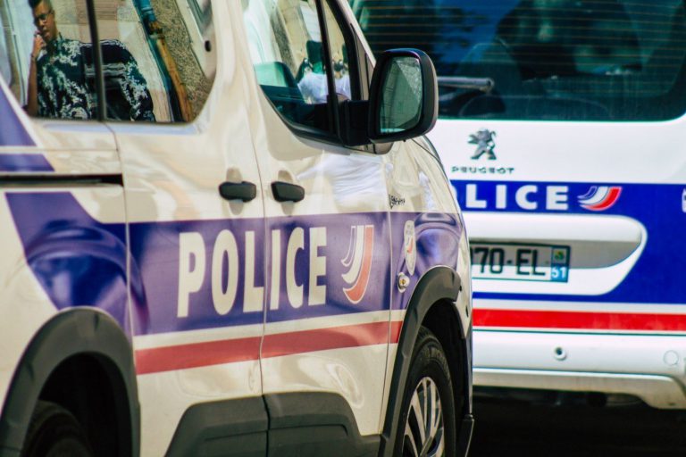 Incident grav într-un liceu din Franța: Un adolescent a înjunghiat mortal o fată şi a rănit alţi trei elevi