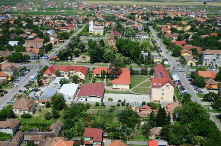 Două clădiri renovate prin PNRR în Miroslava pentru un viitor centru rezidențial