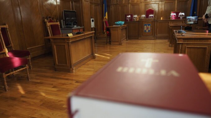 Grevă pentru pensii speciale la Tribunal București unde procurorul-șef și soția procuror primesc 12.000 €/lună