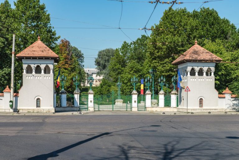 Administraţia Prezidenţială a făcut publice cheltuielile pe primele trei luni ale anului. Pe ce s-au dus banii  