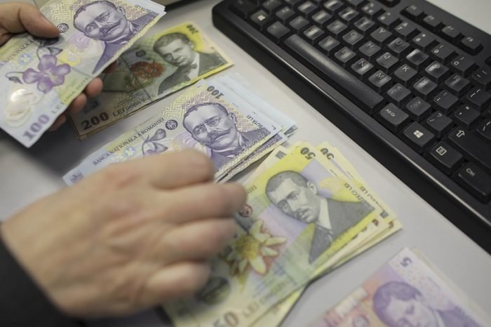 Bani grei pentru anii lipsă: ieșeni care plătesc vechimea pentru pensie. Unii au dat „dintr-un foc” și 67.000 de lei. Ce sumă a strâns Casa de Pensii anul trecut