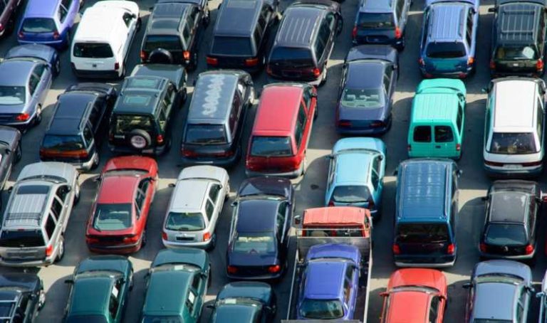 Fraudă uriașă cu mașini second hand. Un bărbat a „uitat” să declare peste 600.000 de lei obținuți din vânzări