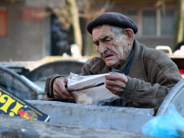 CIFRE: Cei mai săraci pensionari din România. Suntem la coada clasamentului pensiilor medii din țară