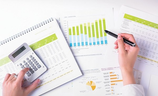 Cum arată Finanțele unei gospodării românești înaintea scumpirilor din 01 august: Cheltuielile cu impozitele și taxele au crescut cu 315,23 lei față de 2024 – Creșteri mari la utilități și sănătate – Veniturile au crescut mai mult decât cheltuielile