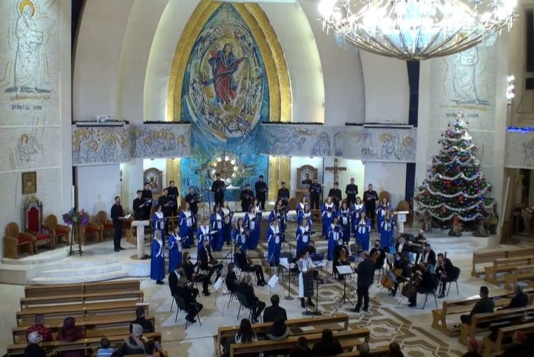 Seară de colinde pentru copiii de la Centrul „Don Bosco”, la Catedrala „Sfânta Fecioară Maria, Regină”