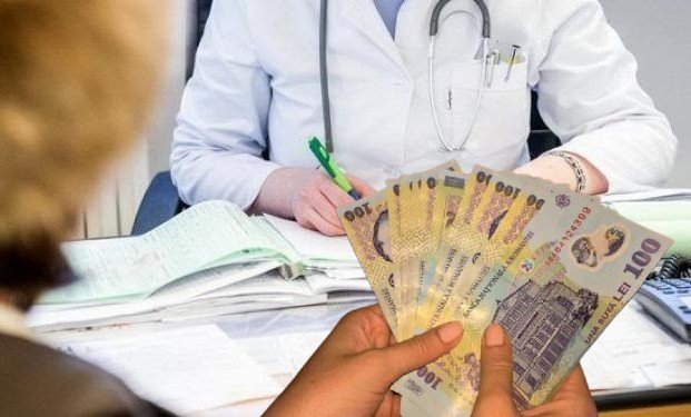 Patru medici de familie din Dolj au fost reţinuţi pentru 24 de ore după ce au decontat la nivelul CAS 14500 de ore de gardă, de peste 955.000 de lei, fără a presta serviciile respective