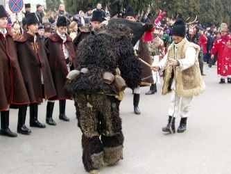  Tradiţii şi superstiţii la sfârşit şi început de an