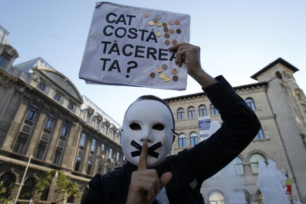  Americanii, surprinşi că românii nu apără justiţia în stradă