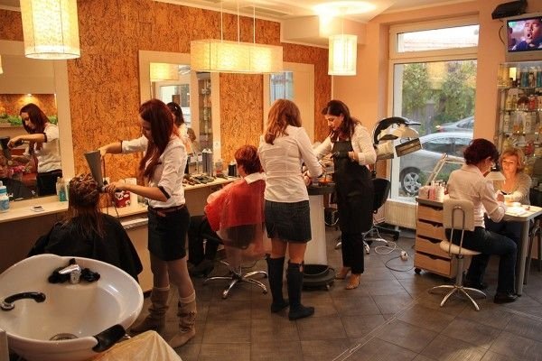 Mergi des la salonul de infrumusetare? 4 pericole care te pandesc!