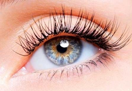 VIDEO  Cum sa-ti faci genele si sprancenele sa-ti creasca cu o metoda eficienta si ieftina