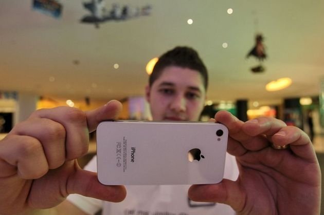 Apple vrea să înceapă producţia unei noi versiuni a iPhone