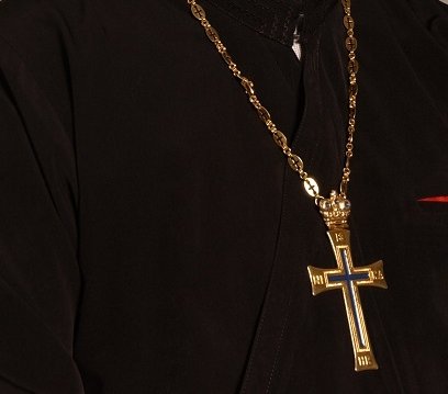  Un bărbat din Iaşi a furat o sutană şi s-a deghizat în preot, fără lenjerie intimă