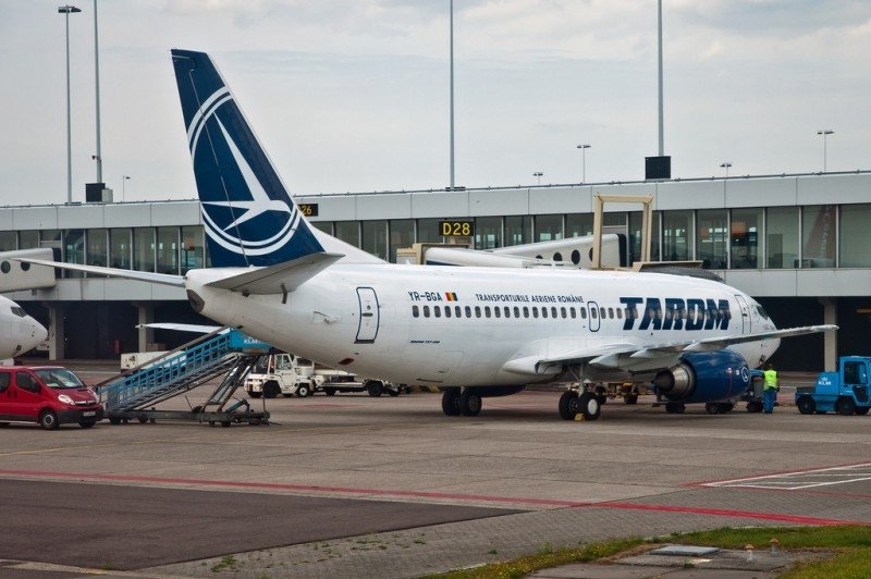  Spaimă la cursa aeriană Iaşi-Bucureşti. Probleme la aterizare. Tarom inventează o ceaţă