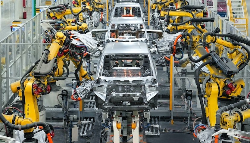 Revoluţie totală la maşinile electrice: BYD a dezvoltat un sistem care încarcă bateria complet în 5 minute. Acţiunile au explodat
