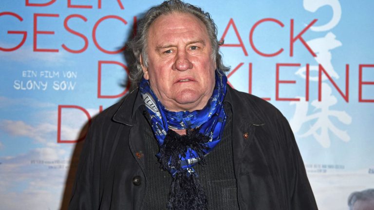 Procesul lui Gérard Depardieu, judecat pentru agresiune sexuală, a fost amânat pentru martie 2025