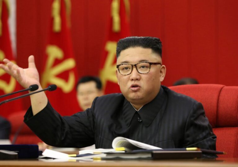 Kim Jong Un acuză SUA că răscoleşte tensiunile şi avertizează cu privire la un război nuclear