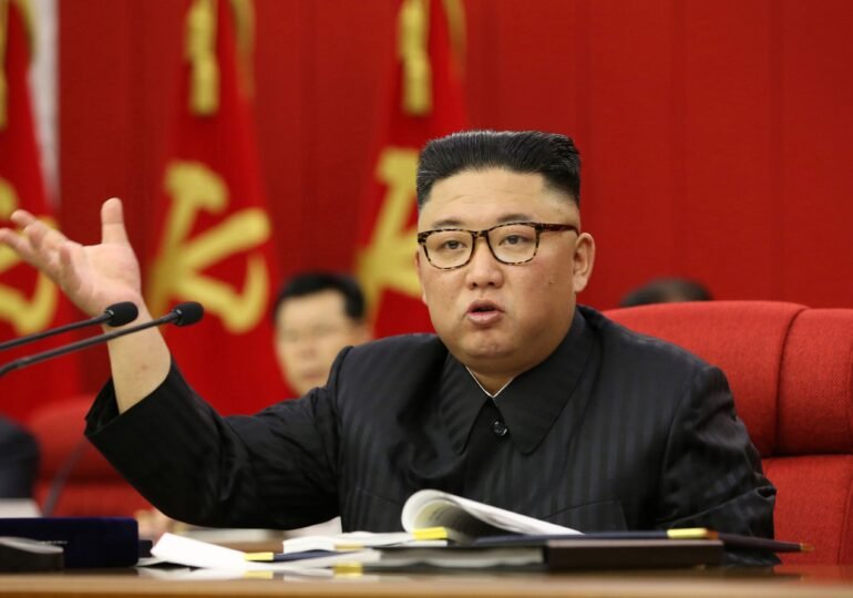 Kim Jong Un acuză SUA că răscoleşte tensiunile şi avertizează cu privire la un război nuclear
