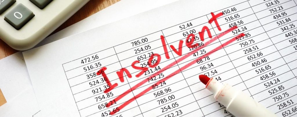  12 salarii în loc de 5: despăgubiri uriașe pentru angajații firmelor în insolvență? Calcul ipotetic: zece companii mari ar putea primi peste 100 milioane euro