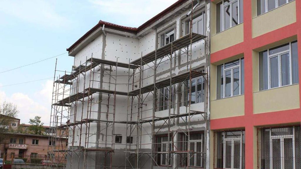  Nord-Estul României, la coada reabilitării termice: șase județe au reușit să modernizeze un singur bloc în cinci ani