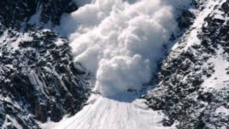 Risc însemnat de avalanşe în munţii Bucegi, Făgăraş, Parâng, Şureanu, Ţarcu şi Godeanu