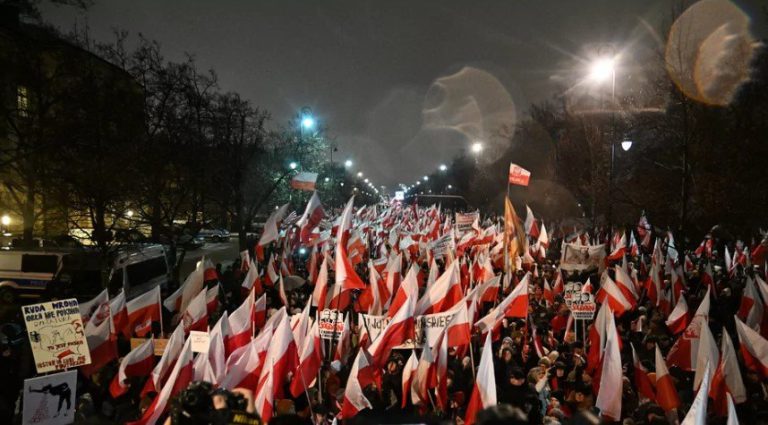 Nu doar la noi: Polonia se confruntă cu o „încercare fără precedent” din partea Rusiei de a interveni în alegerile prezidenţiale din 18 mai