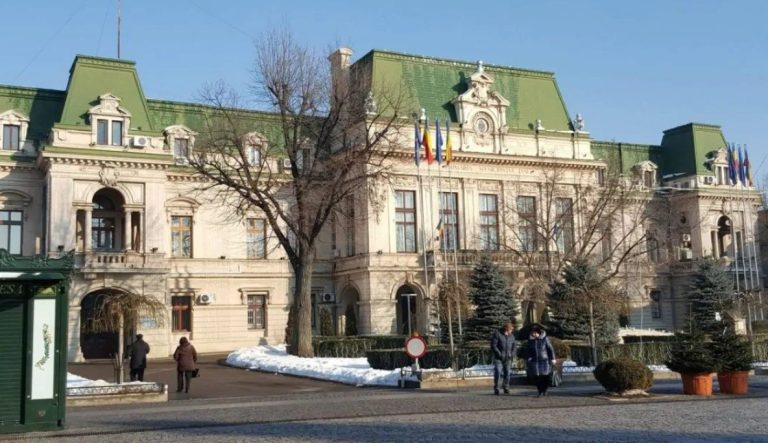 Zeci de angajați ai Primăriei Iași își pierd locul de muncă în urma unei decizii judecătorești