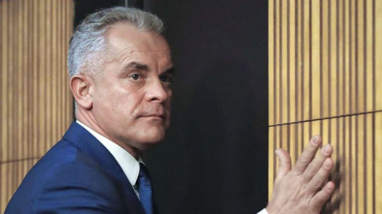 Răsturnare surprinzătoare de situație: Vladimir Plahotniuc va fi extrădat din Grecia în Republica Moldova, după ce extrădarea fusese anterior „suspendată”