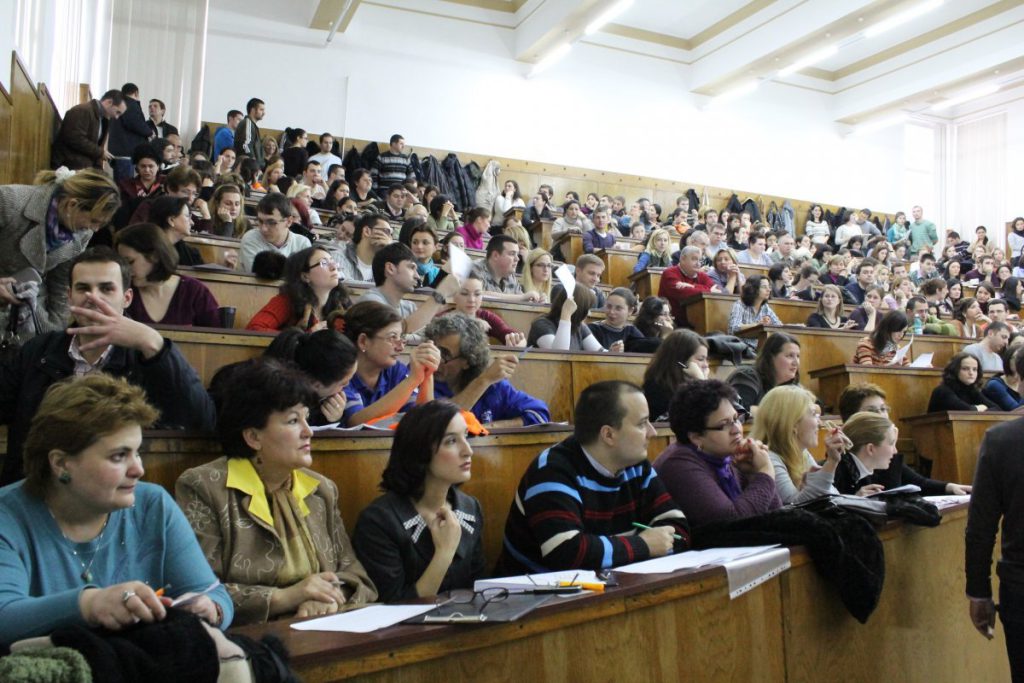  Cu psihiatrul la examenul de licenţă – Întâmplări stranii din spaţiul academic ieşean