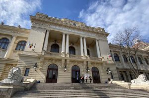 Sute de angajați ai UAIC au rămas fără zilele suplimentare de concediu. Conducerea invocă legalitatea, sindicatul critică măsura