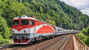 CFR Călători suplimentează trenurile spre litoral pentru minivacanţa de 1 Mai. Legături spre Constanţa şi staţiunile de la mare, inclusiv Mangalia, cu trenuri directe din Iași
