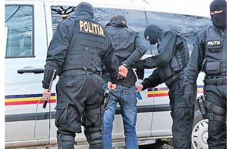 Bărbat din Iași urmărit internaţional, adus în ţară din Belgia