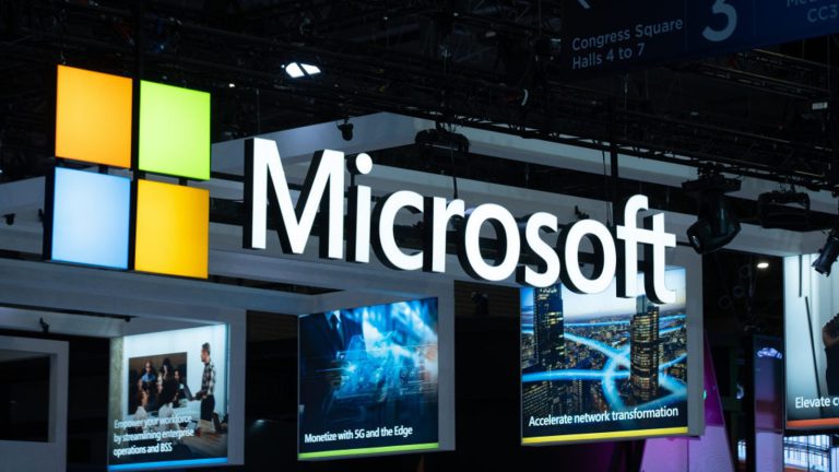 Microsoft împlineşte 50 de ani şi accelerează dezvoltarea Copilot pentru a rămâne în cursa inteligenţei artificiale