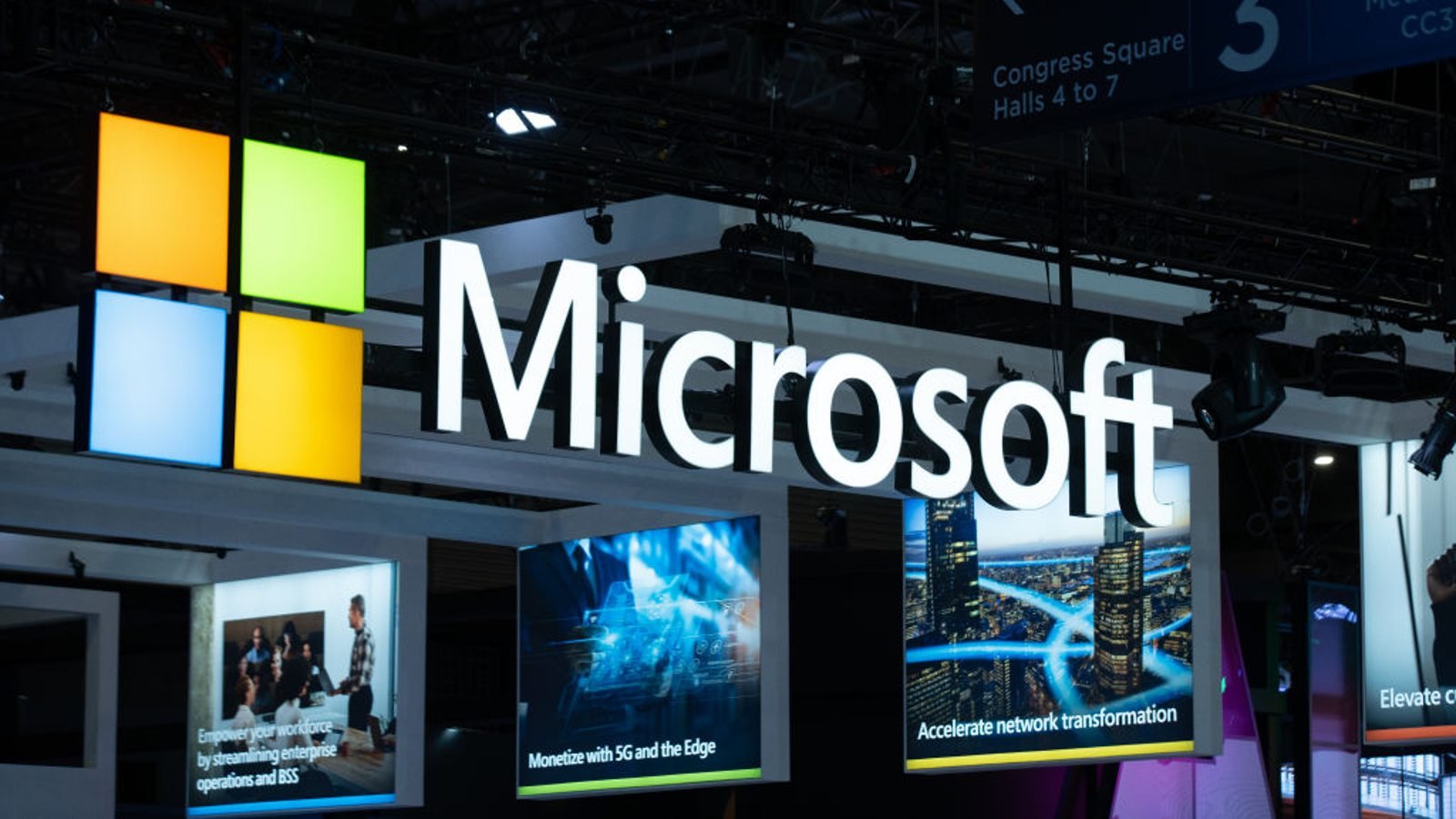 Microsoft împlineşte 50 de ani şi accelerează dezvoltarea Copilot pentru a rămâne în cursa inteligenţei artificiale