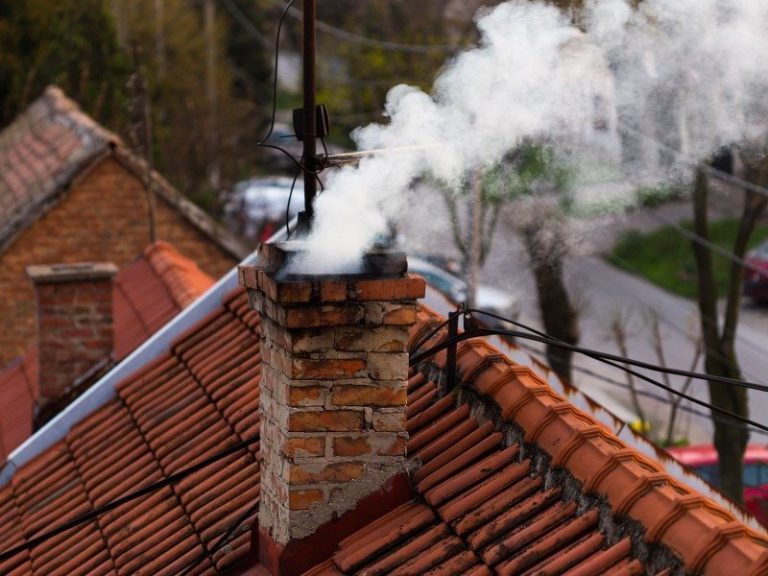 Două persoane, găsite moarte într-o locuinţă din judeţul Argeş. E posibil să se fi intoxicat cu monoxid de carbon