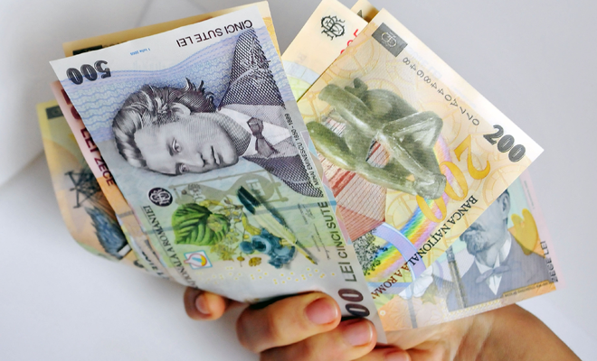  Cum se schimbă relația românilor cu banii: Un studiu despre generații și cheltuieli