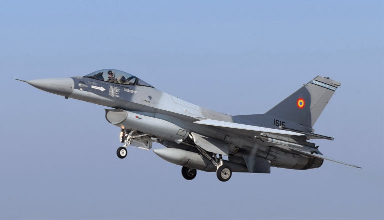 Încă un avion F-16 Fighting Falcon cumpărat de la Norvegia a ajuns la Baza 71 Aeriană de la Câmpia Turzii. Câte astfel de avioane se află în dotarea Forțelor Aeriene