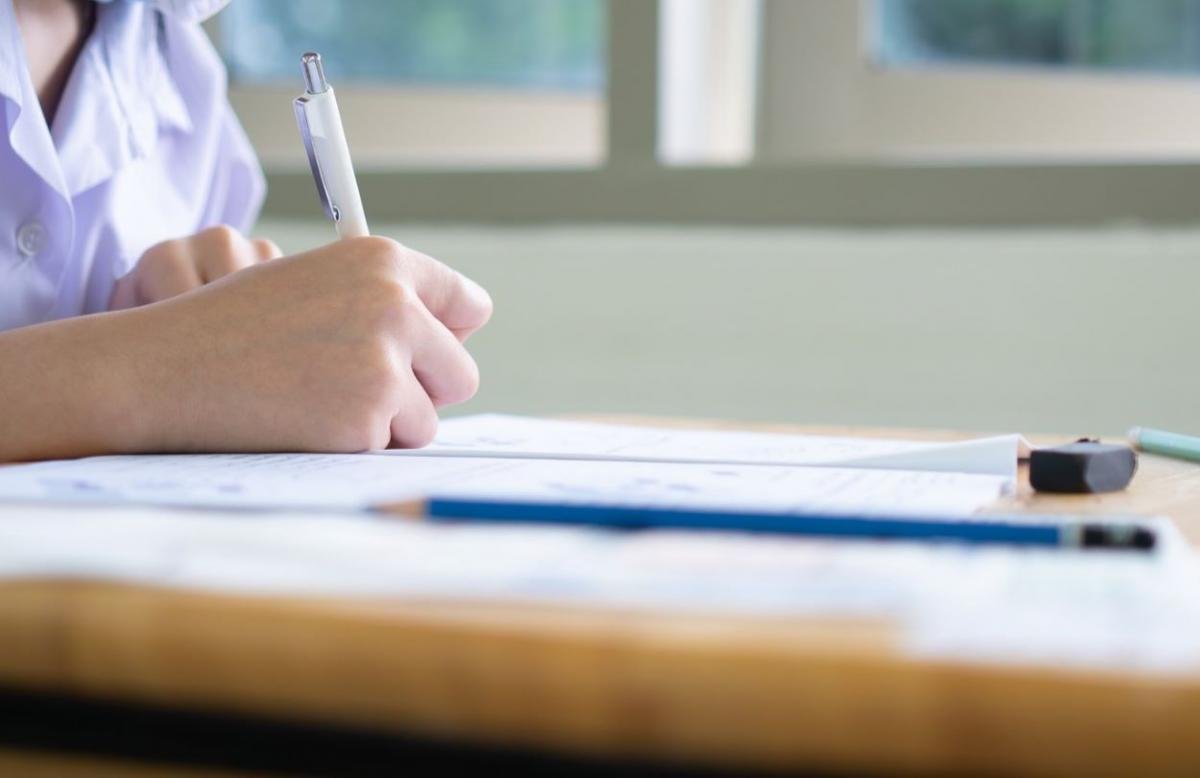 Ce subiecte au primit elevii de clasa a VIII-a la simularea Evaluării ...