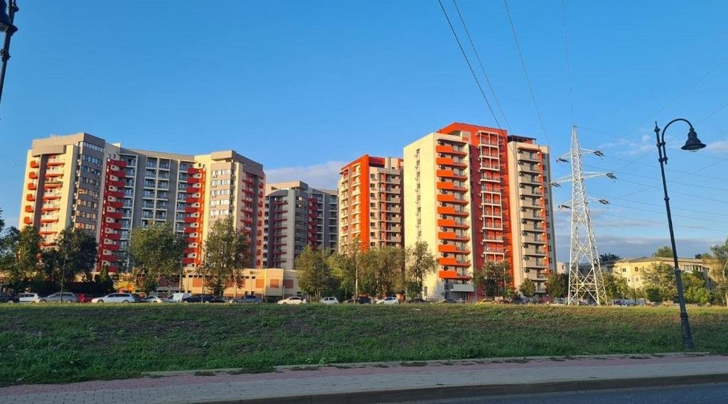 Apartamente dintr-un complex premium din Iaşi inundate frecvent cu valuri de fecale. „Trăim în iad aici”. Dezvoltatorul dă vina pe pisici