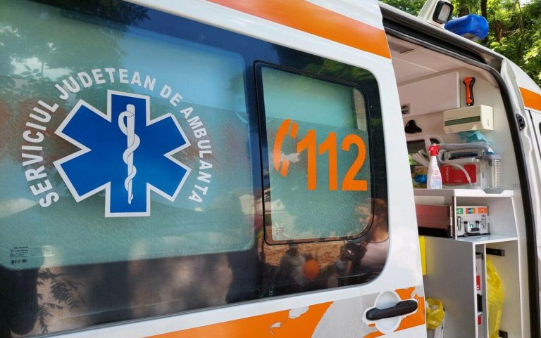 Prahova: O femeie incoerentă s-a prezentat la spital spunând că a fost înjunghiată