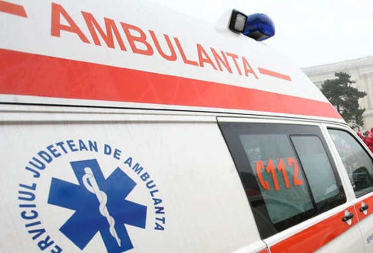 Botoșani - Tânăr în comă după ce s-a aruncat de la geamul unui hotel