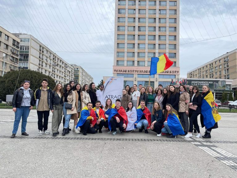Iniţiativă demnă de toată lauda. Românii din afara graniţelor ce învaţă la Iaşi au asociaţie: se ajută şi îndrumă reciproc