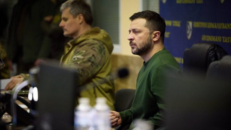Zelenski l-a demis pe comandantul forţelor comune, pe care îl numise cu numai câteva luni înainte