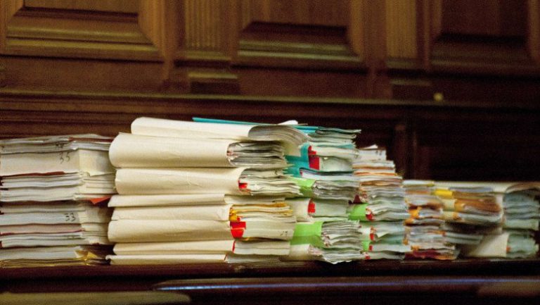 Alte trei dosare cu solicitări împotriva Hotărârii CCR privind anularea scrutinului prezidenţial de anul trecut, la Curtea de Apel Ploieşti 